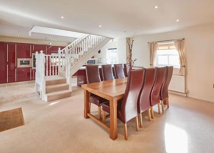 Host & - Folkton Scarborough